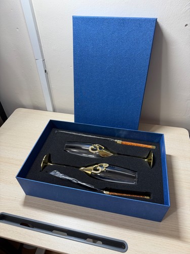 2 Crystal Champagne Flutes Gift Box Set Wedding Bride Groom Toast Glasses